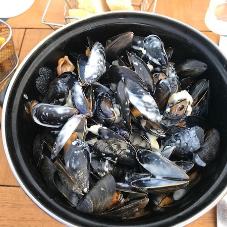 Bleu Sale - F2 Courseulles Avec Balcon Daire Dış mekan fotoğraf