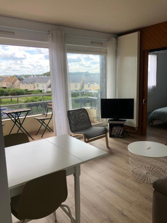 Bleu Sale - F2 Courseulles Avec Balcon Daire Dış mekan fotoğraf